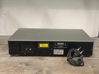 CDP-470 Compact Disc Player 5018376 2