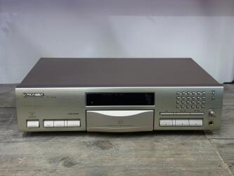 PD-S604 Compact Disc Player PI7500348UK